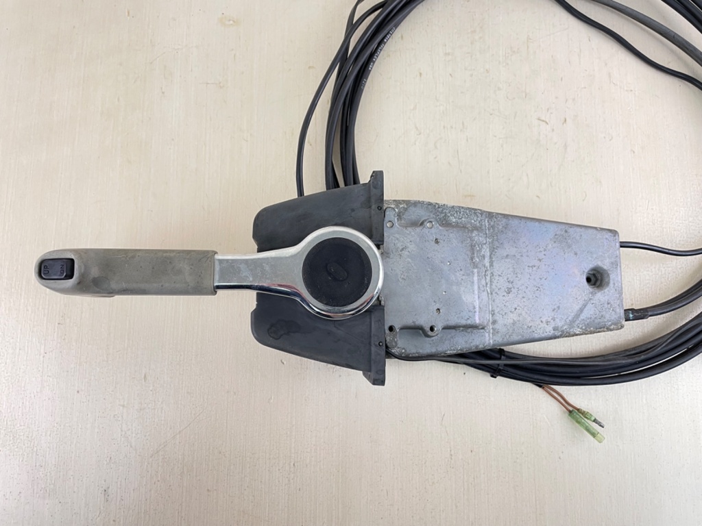 Yamaha 704 Top Mount Control Box Binnacle With 16' Cables - Cracked Handle