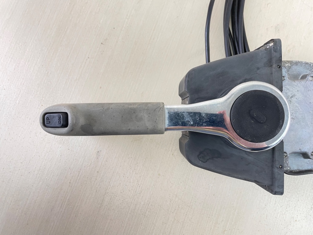 Yamaha 704 Top Mount Control Box Binnacle With 16' Cables - Cracked Handle