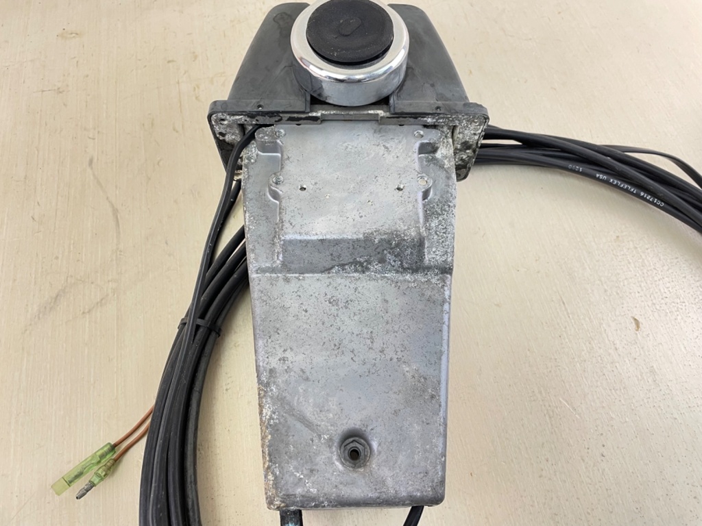 Yamaha 704 Top Mount Control Box Binnacle With 16' Cables - Cracked Handle