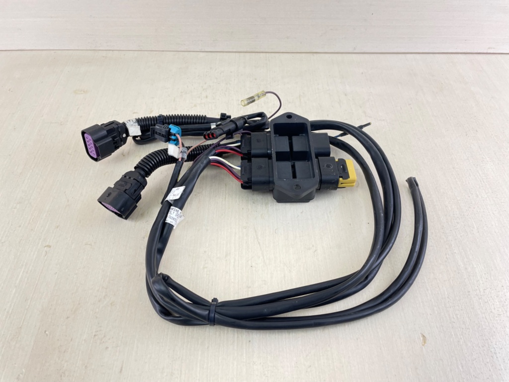 Mercury Smartcraft 4-Way 4-Port Junction Box 878492A14 & Harness