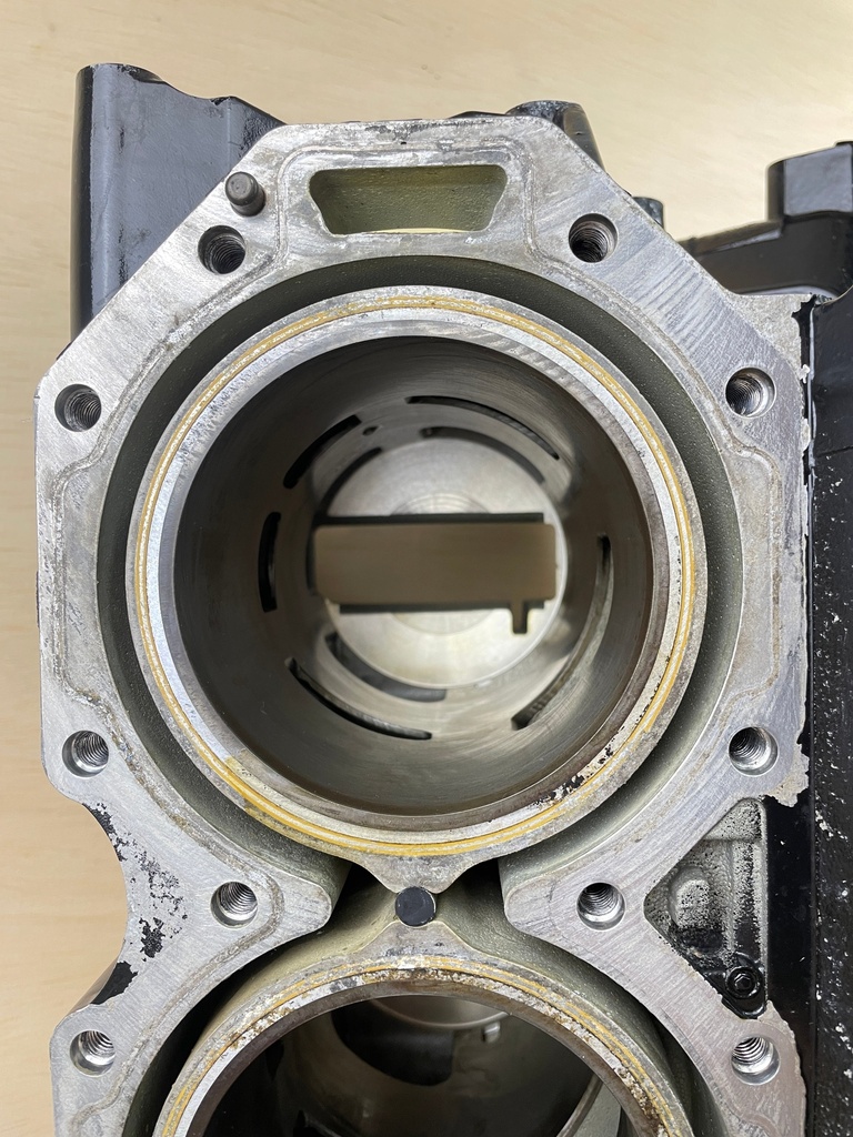 2008 Mercury 225HP Optimax Outboard Cylinder Block Assembly Powerhead 899162A06