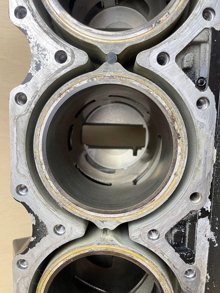 2008 Mercury 225HP Optimax Outboard Cylinder Block Assembly Powerhead 899162A06