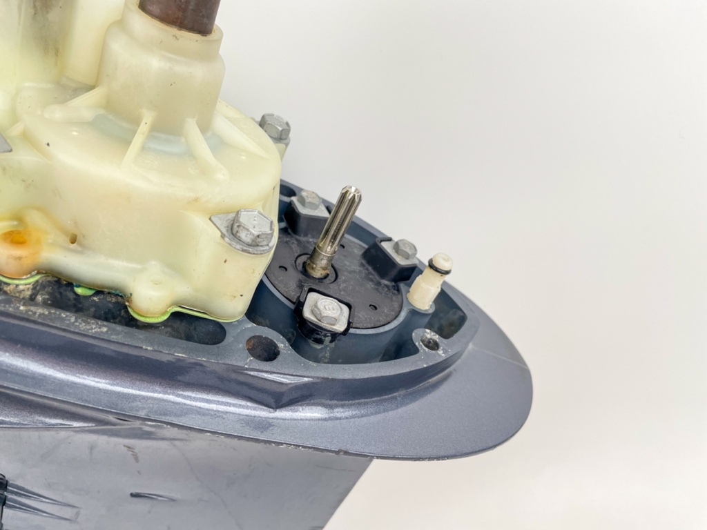 2017 Yamaha 200 HP 4 Stroke Outboard XL 25" Lower Unit Gear Case Counter Rotation