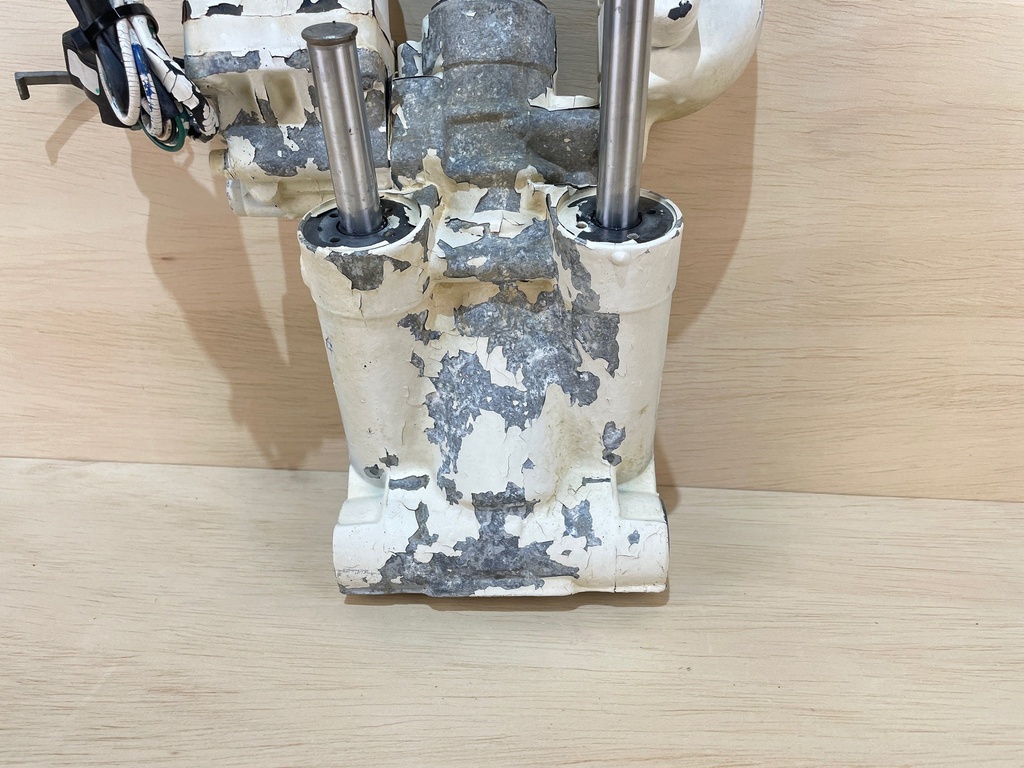 2001 Johnson 90HP Outboard Trim & Tilt Assembly 0438528