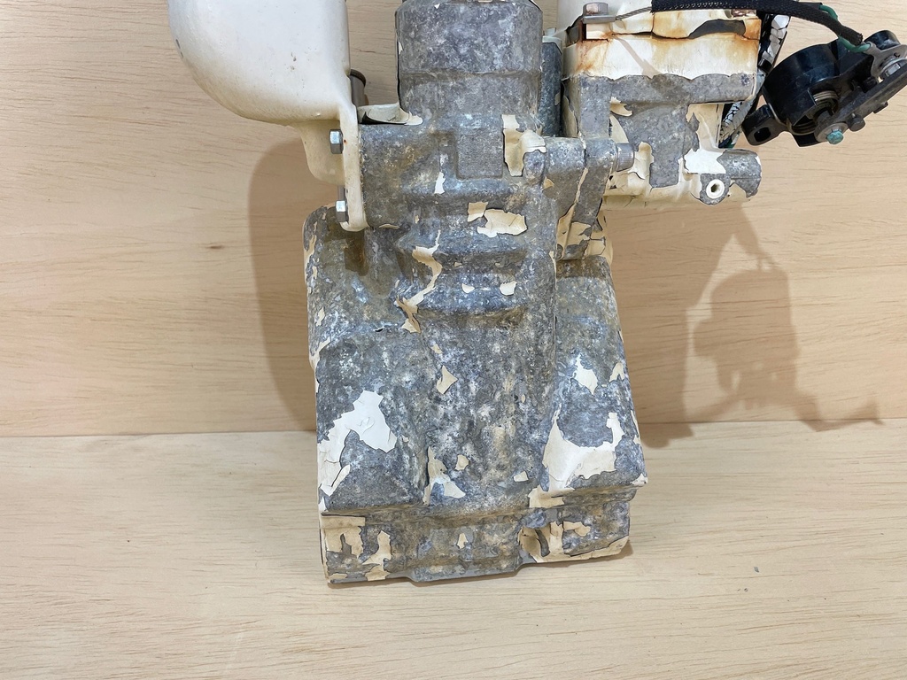 2001 Johnson 90HP Outboard Trim & Tilt Assembly 0438528