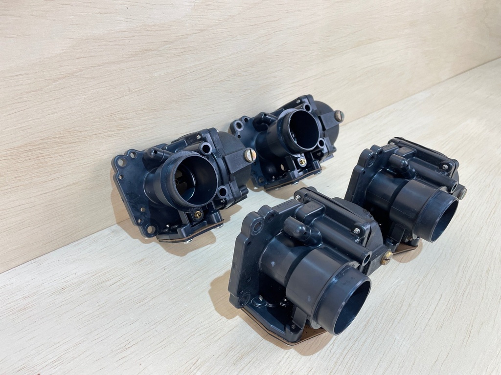 2001 Johnson 90HP 2 Stroke Port & Starboard Carburetor - 5004272 5004273