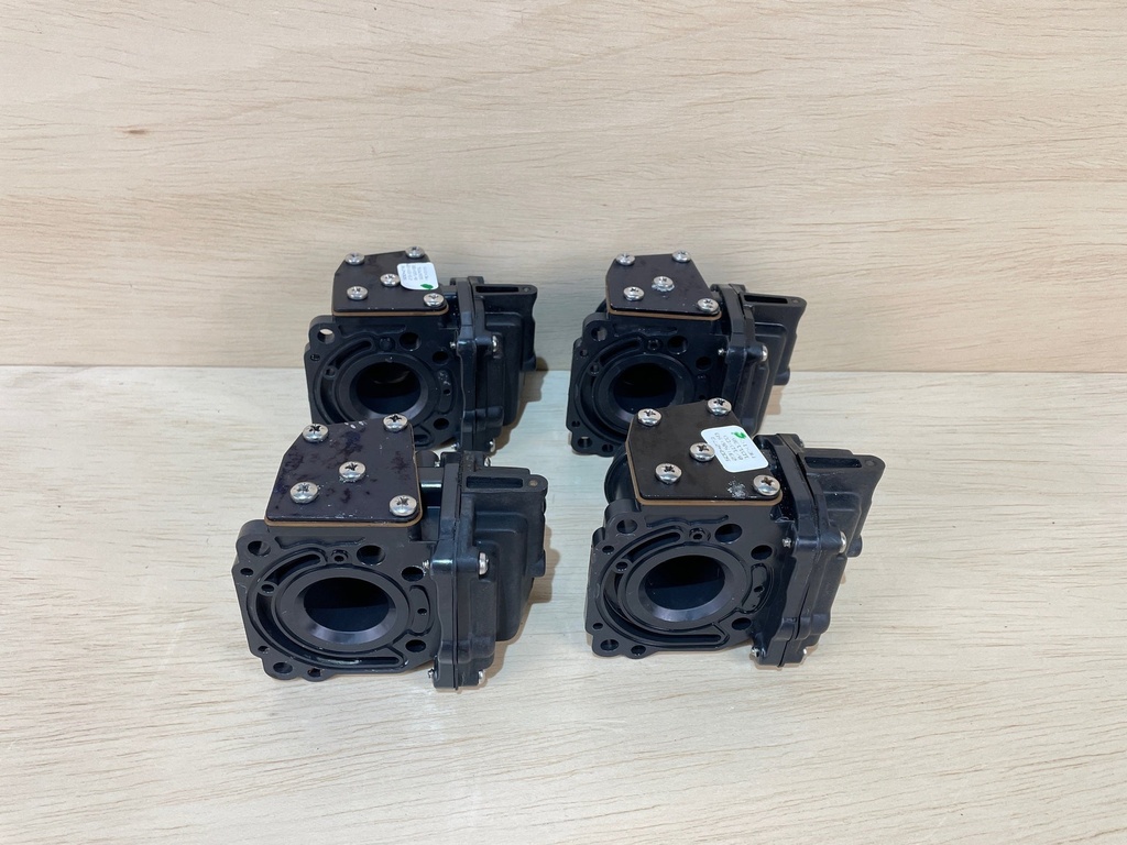 2001 Johnson 90HP 2 Stroke Port & Starboard Carburetor - 5004272 5004273