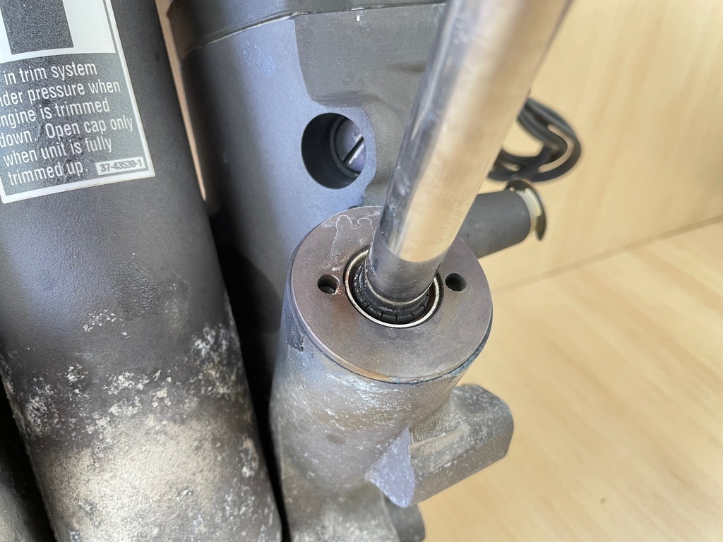 2003 Mercury 135HP Optimax Power Trim & Tilt Unit Assembly 855998A3 8M0168222