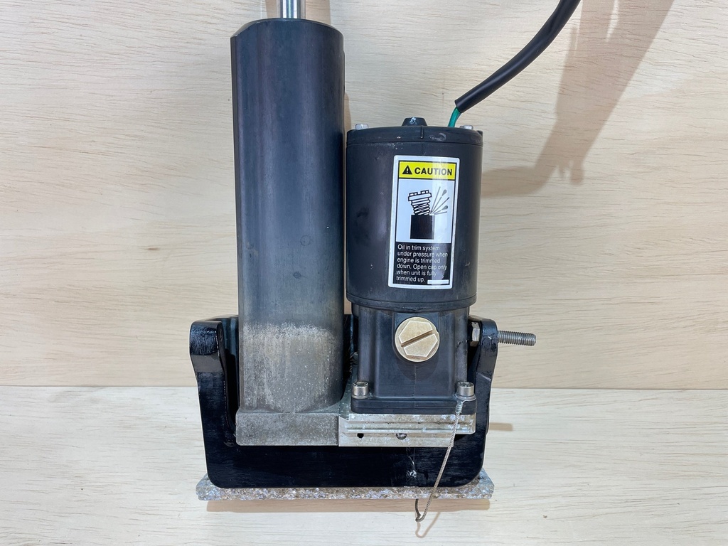 2002 Mercury 60HP Outboard Engine Power Trim & Tilt