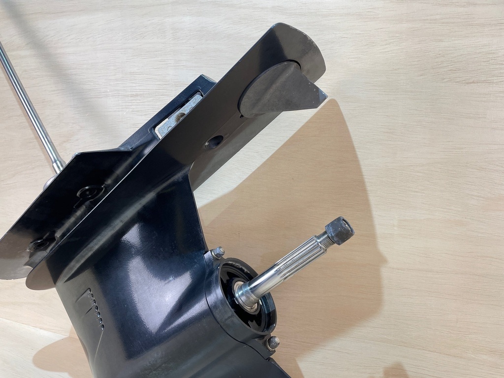 2002 Mercury 60HP Outboard Lower Unit Gear Case 20" Shaft 9011G70