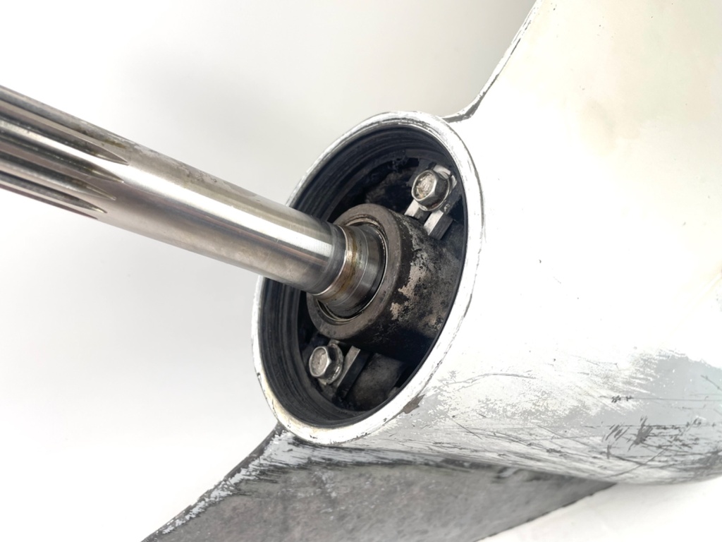 2007 Evinrude 250 HP 2 Stroke Outboard 30" XXL Lower Unit Gear Case 5006063 M1