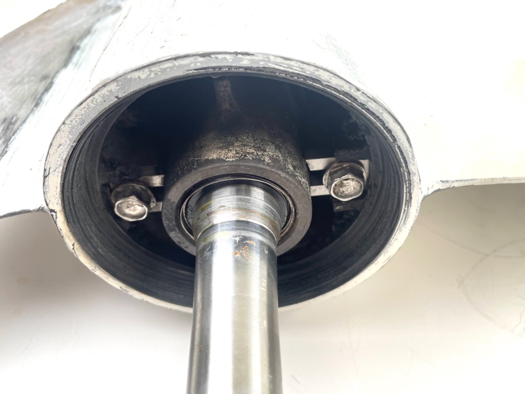 2007 Evinrude 250 HP 2 Stroke Outboard 30" XXL Lower Unit Gear Case 5006063 M1