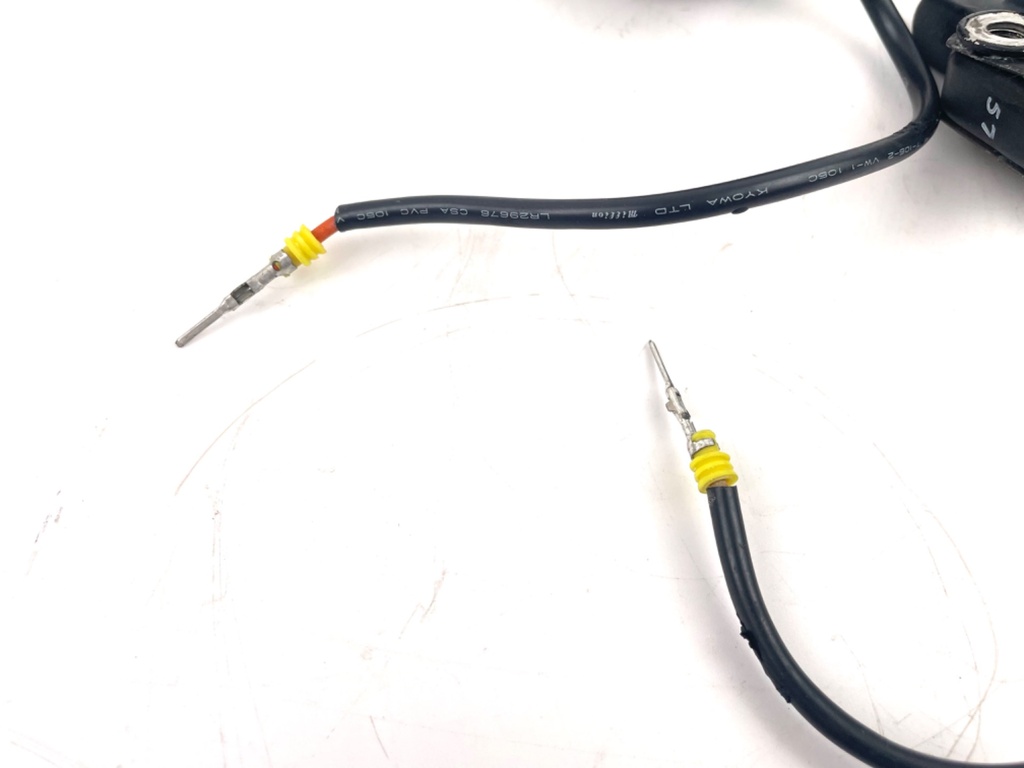 2007 Evinrude 250 HP 2 Stroke Outboard Ignition Coil Set 0586857 0586854 OEM