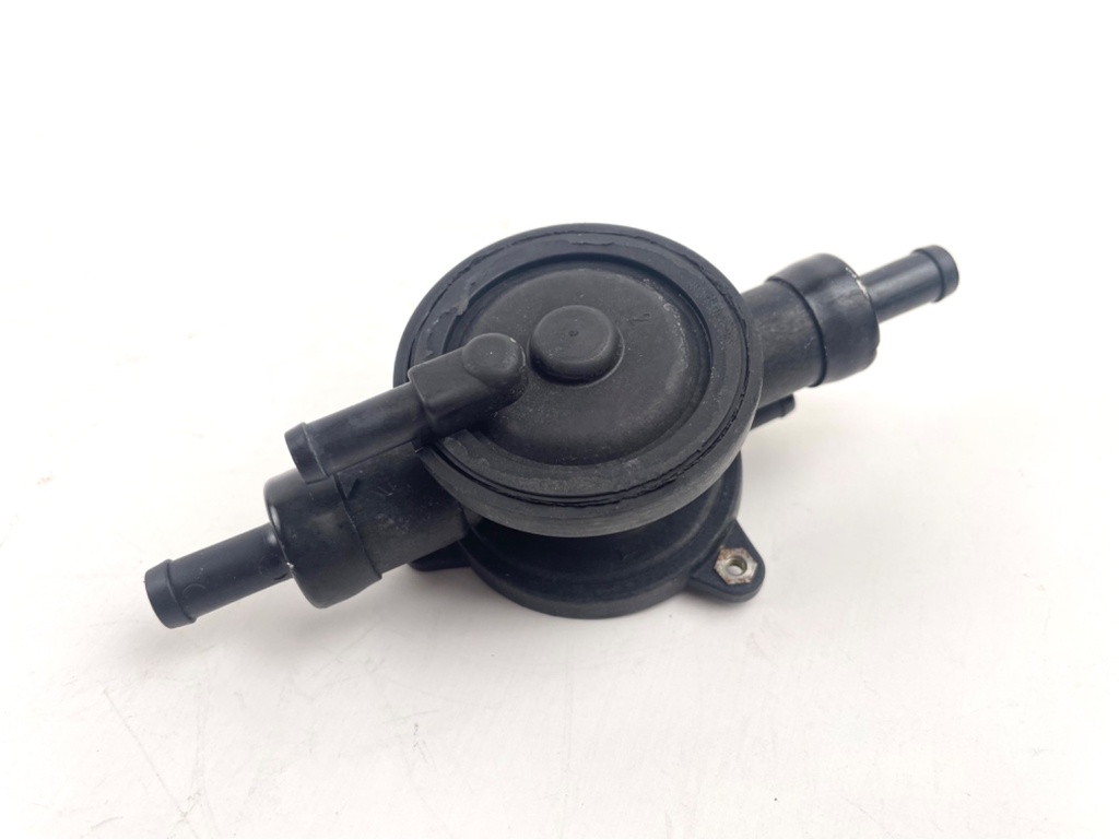 2007 Evinrude 250 HP 2 Stroke Outboard Fuel Lift Pump 5007312 OEM