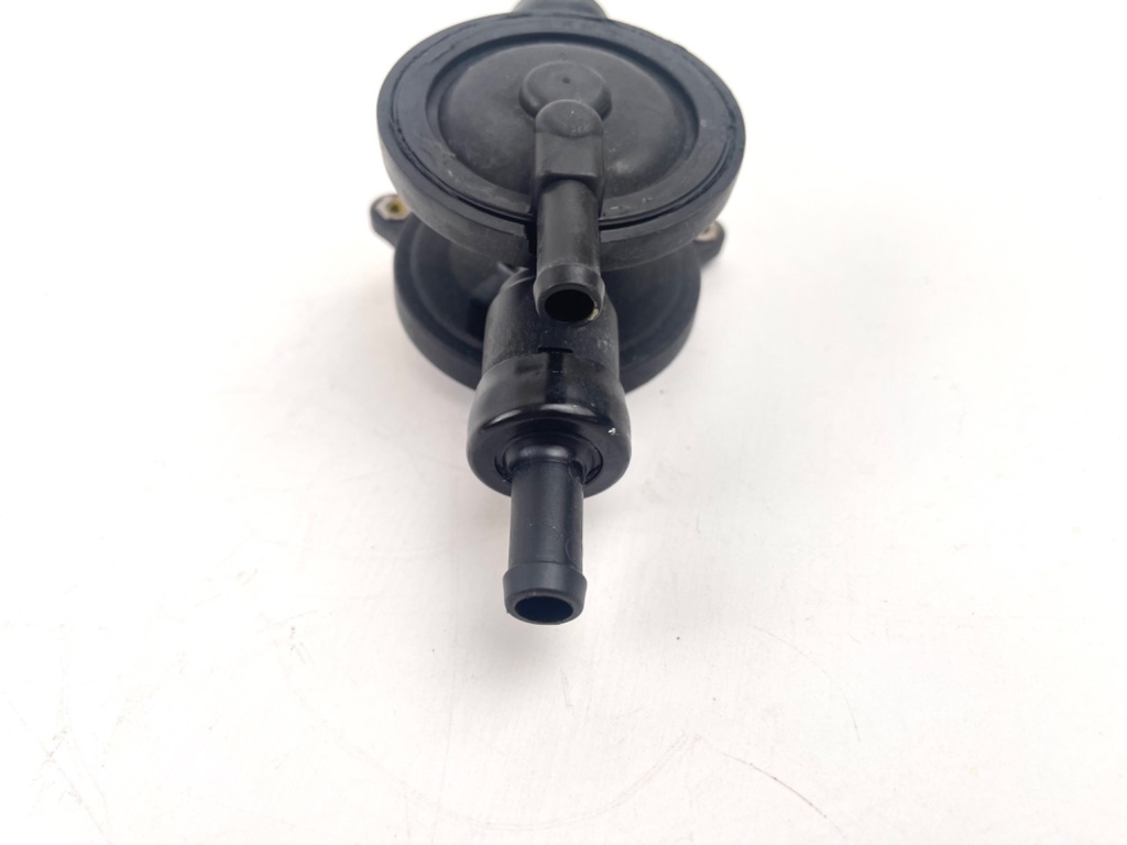 2007 Evinrude 250 HP 2 Stroke Outboard Fuel Lift Pump 5007312 OEM