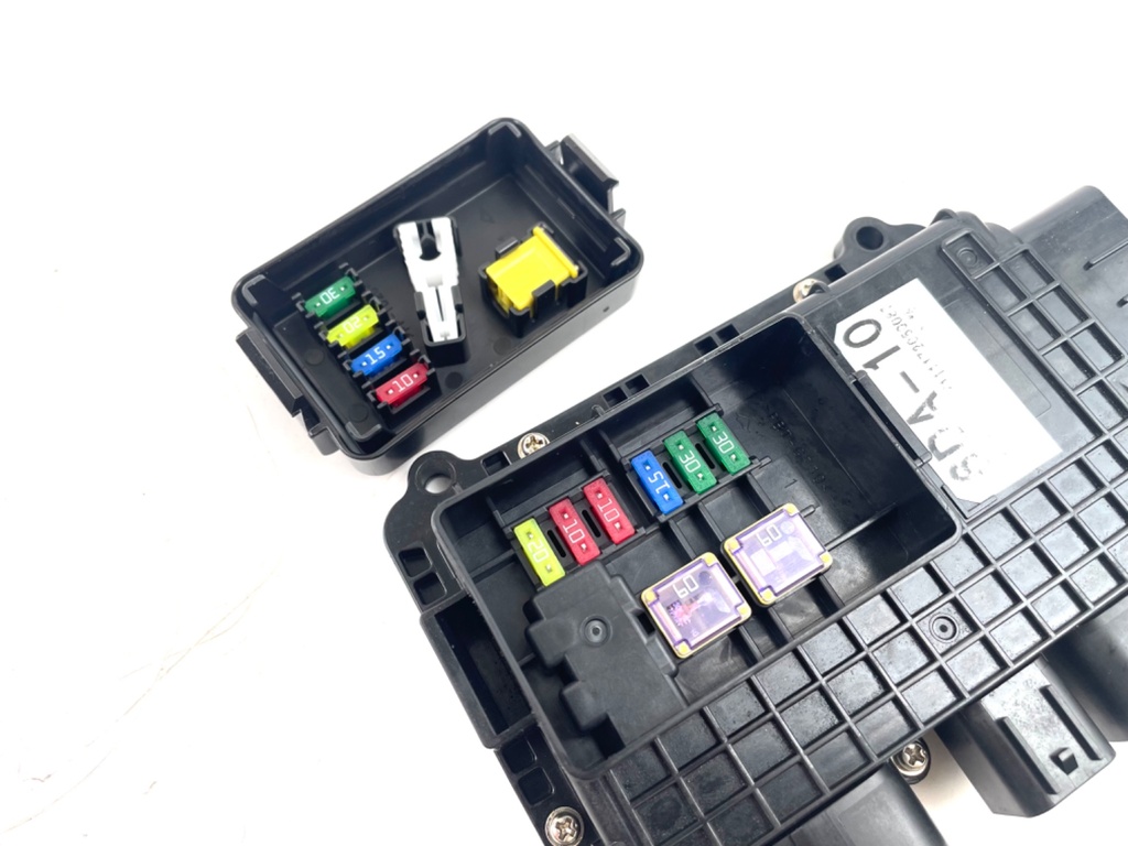 2017 Yamaha 200 HP 4 Stroke Outboard Fuse Box 6DA-82170-10-00 OEM