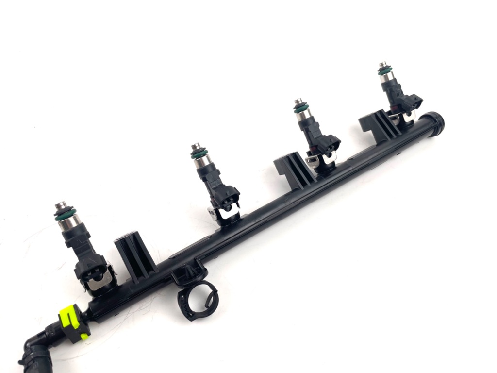 2017 Yamaha 200 HP 4 Stroke Outboard Fuel Injector Set W/ Rail 6DA-13160-01-00