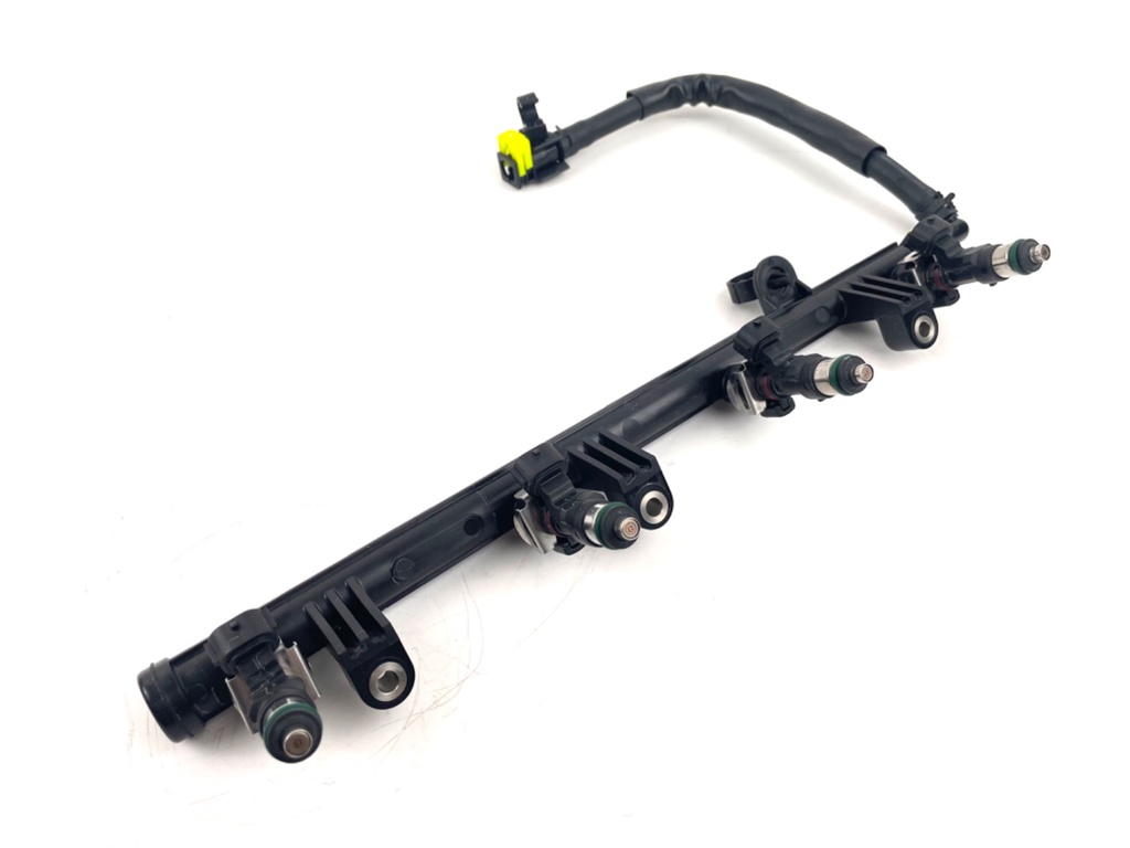 2017 Yamaha 200 HP 4 Stroke Outboard Fuel Injector Set W/ Rail 6DA-13160-01-00