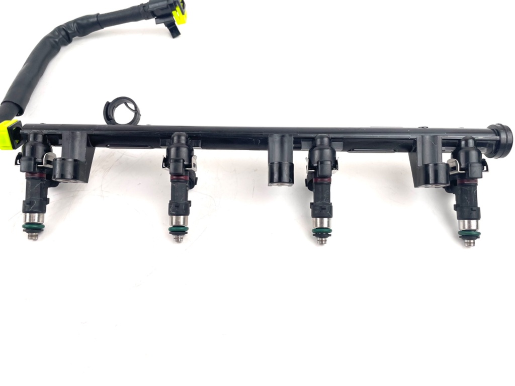 2017 Yamaha 200 HP 4 Stroke Outboard Fuel Injector Set W/ Rail 6DA-13160-01-00