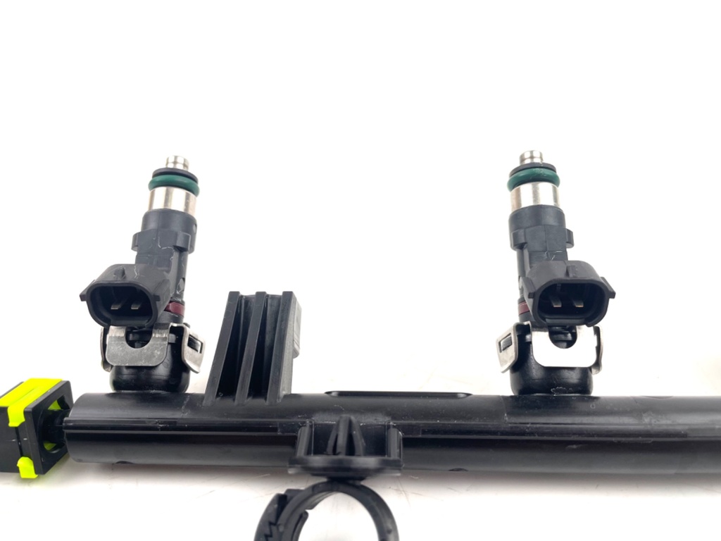 2017 Yamaha 200 HP 4 Stroke Outboard Fuel Injector Set W/ Rail 6DA-13160-01-00