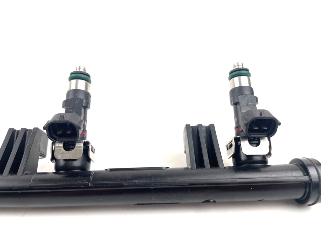 2017 Yamaha 200 HP 4 Stroke Outboard Fuel Injector Set W/ Rail 6DA-13160-01-00