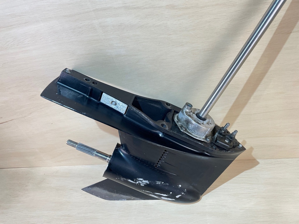 2001 Mercury 225HP Optimax Lower Unit Gear Case LH Counter Rotation 25" Shaft