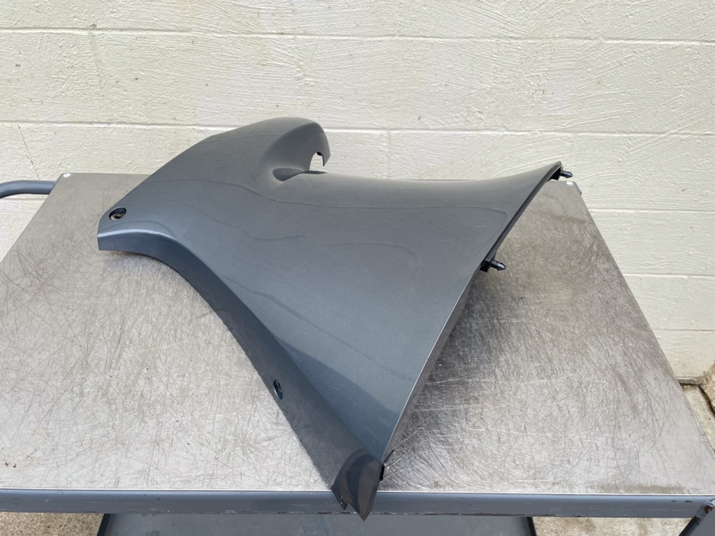 2017 Yamaha 200 HP 4 Stroke Outboard Lower Apron Cowling Port 6DA-42740-00-00 OEM