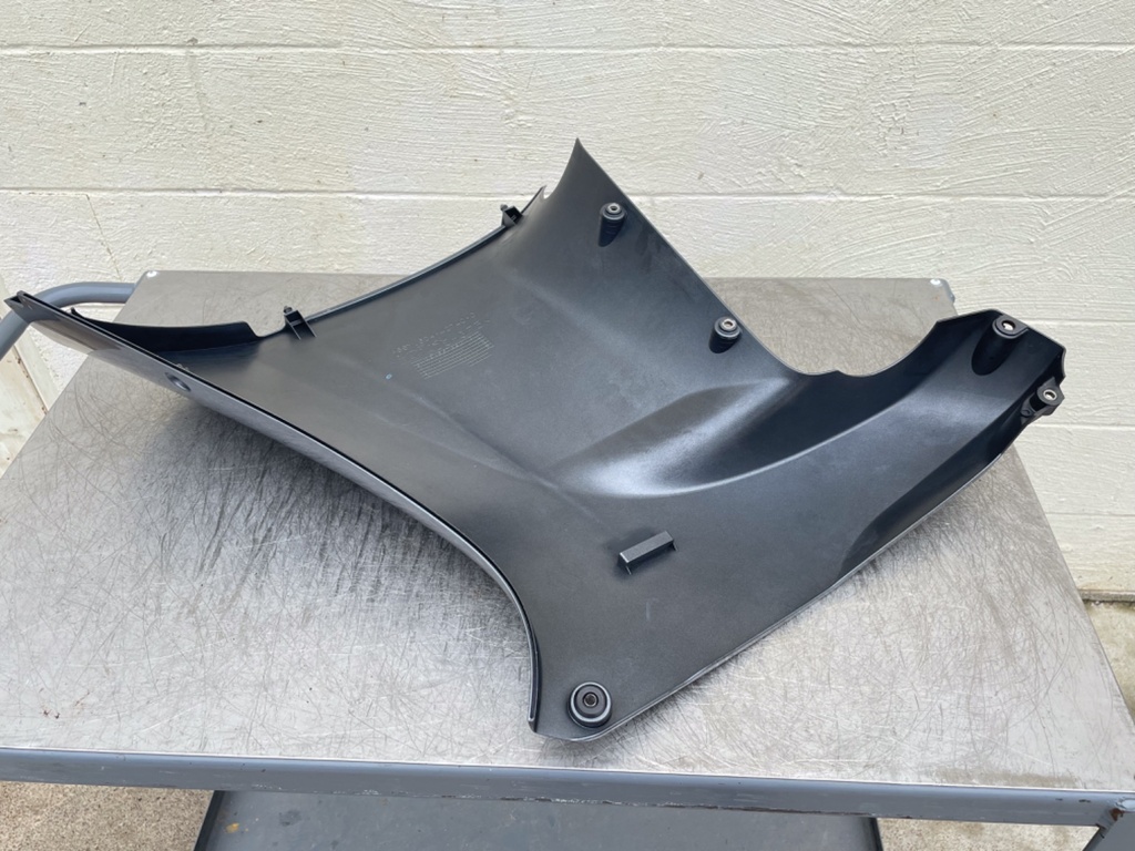 2017 Yamaha 200 HP 4 Stroke Outboard Lower Apron Cowling Port 6DA-42740-00-00 OEM