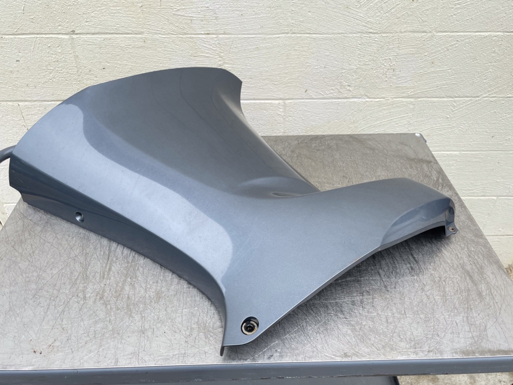 2017 Yamaha 200 HP 4 Stroke Outboard Lower Apron Cowling Starboard 6DA-42770-00-00 OEM