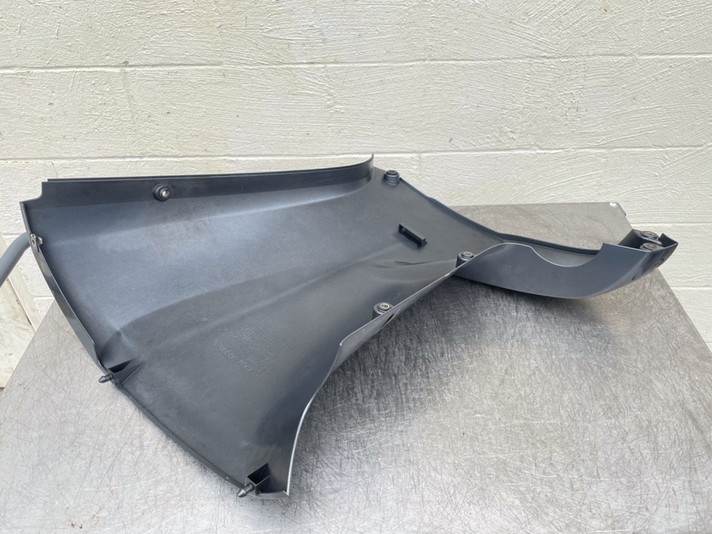 2017 Yamaha 200 HP 4 Stroke Outboard Lower Apron Cowling Starboard 6DA-42770-00-00 OEM