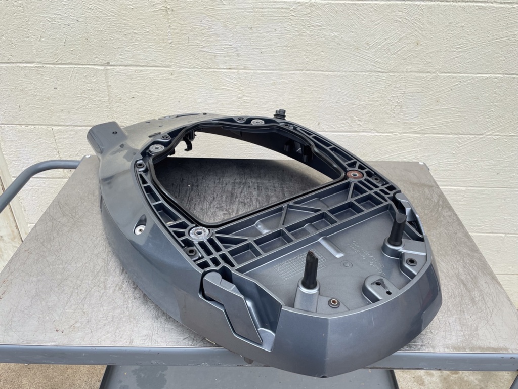 2017 Yamaha 200 HP 4 Stroke Outboard Bottom Cowling Pan 6DA-42710-00-8D OEM