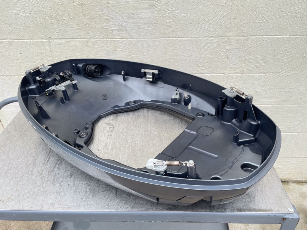 2017 Yamaha 200 HP 4 Stroke Outboard Bottom Cowling Pan 6DA-42710-00-8D OEM