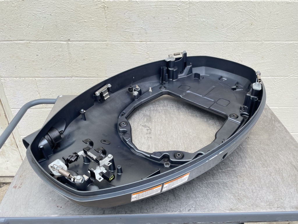 2017 Yamaha 200 HP 4 Stroke Outboard Bottom Cowling Pan 6DA-42710-00-8D OEM