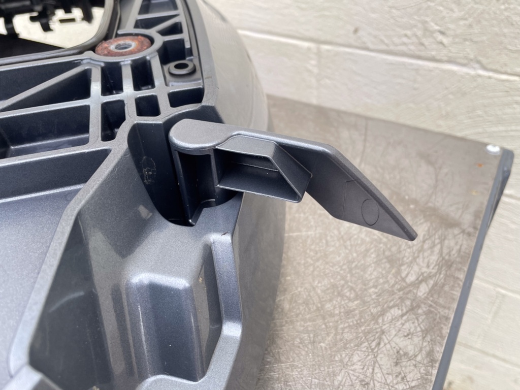 2017 Yamaha 200 HP 4 Stroke Outboard Bottom Cowling Pan 6DA-42710-00-8D OEM