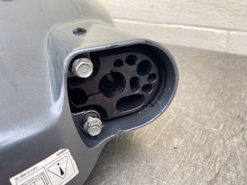 2017 Yamaha 200 HP 4 Stroke Outboard Bottom Cowling Pan 6DA-42710-00-8D OEM