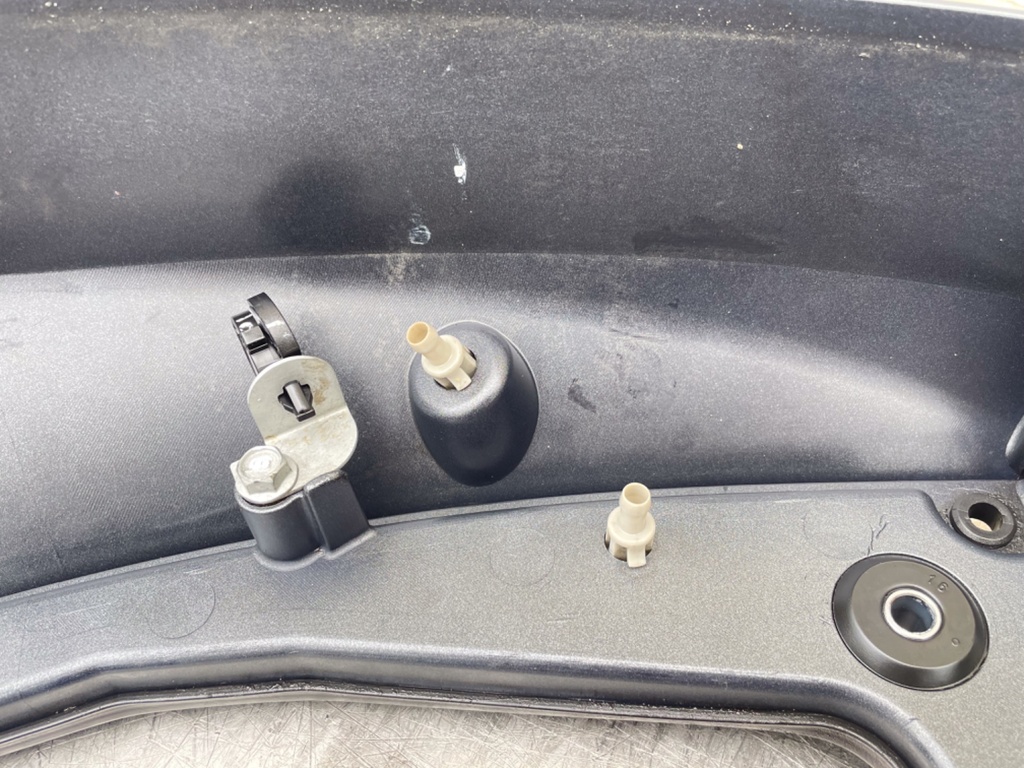 2017 Yamaha 200 HP 4 Stroke Outboard Bottom Cowling Pan 6DA-42710-00-8D OEM