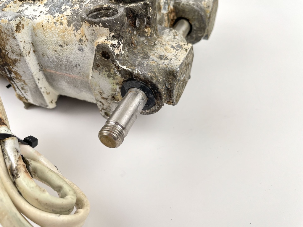 Johnson Evinrude 40 48 50 HP Power Trim & Tilt Unit 0438135 0435903 - For Repair