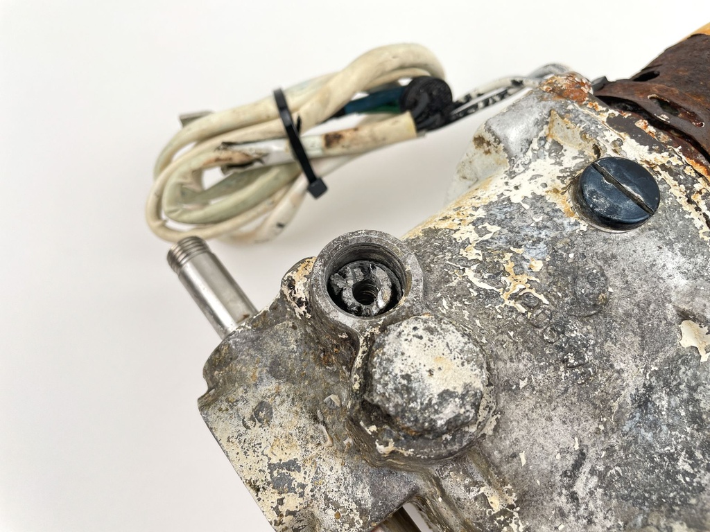 Johnson Evinrude 40 48 50 HP Power Trim & Tilt Unit 0438135 0435903 - For Repair