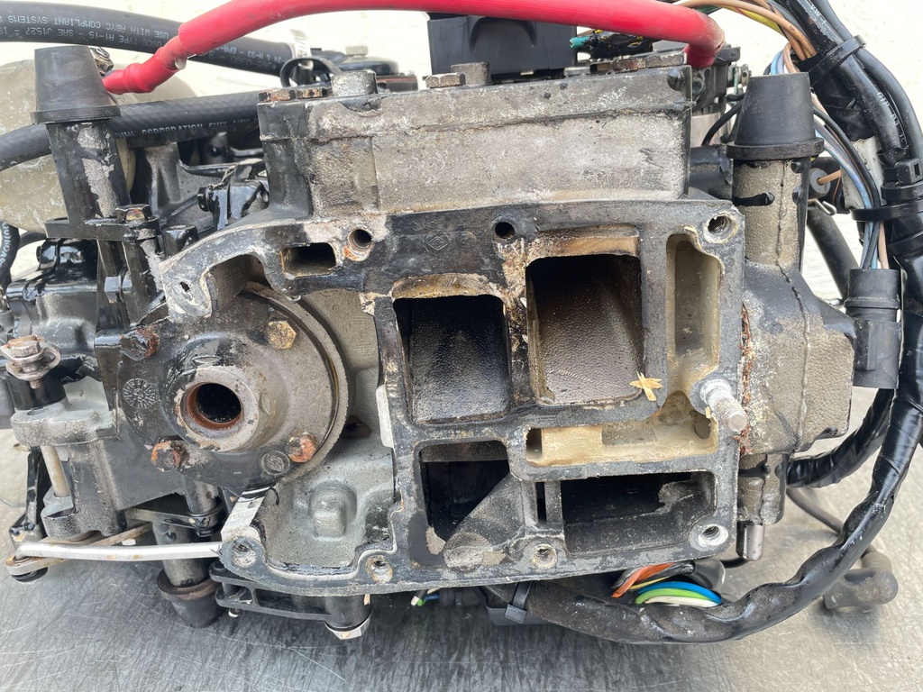 1997 Johnson 40 HP 2 Stroke Outboard Powerhead 0437341 OEM