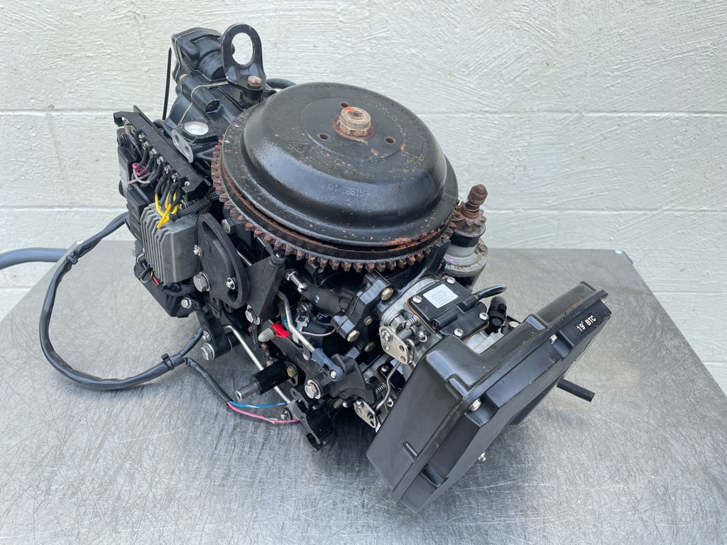 1997 Johnson 40 HP 2 Stroke Outboard Powerhead Assembly 0437341