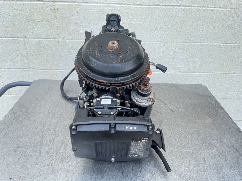 1997 Johnson 40 HP 2 Stroke Outboard Powerhead Assembly 0437341