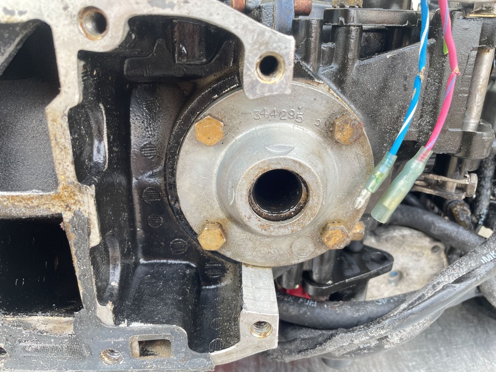 1997 Johnson 40 HP 2 Stroke Outboard Powerhead Assembly 0437341