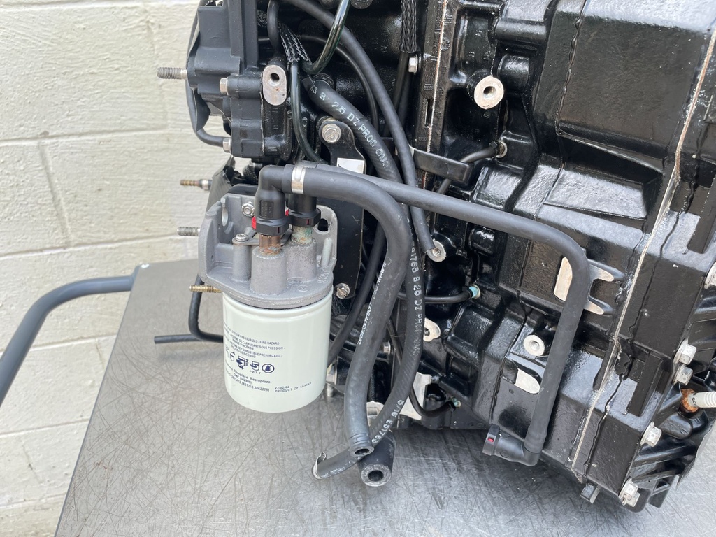 2001-2005 Johnson Evinrude 200 225 250 HP Ficht 2 Stroke Outboard Powerhead