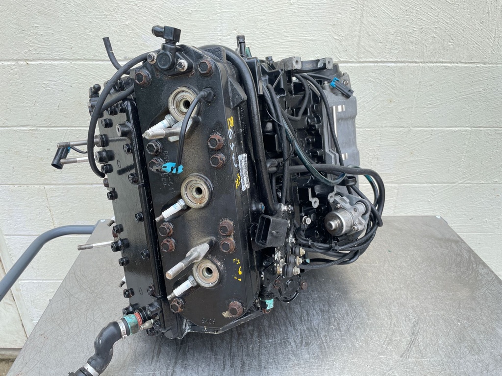 Mercury 135 150 175 HP 2.5L Optimax DFI Powerhead Crankcase 879808T01