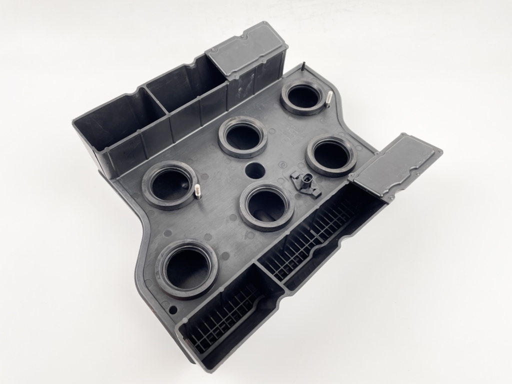 2003 Evinrude 225 HP 2 Stroke Outboard Intake Air Silencer Assembly 0439767 OEM