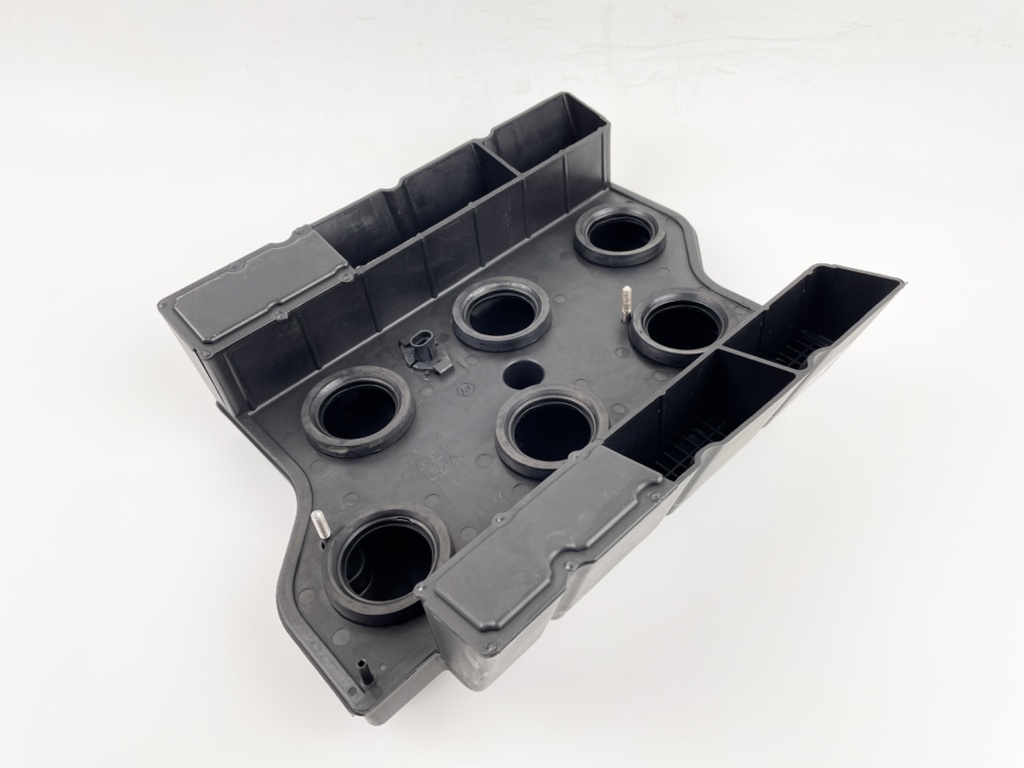 2003 Evinrude 225 HP 2 Stroke Outboard Intake Air Silencer Assembly 0439767 OEM