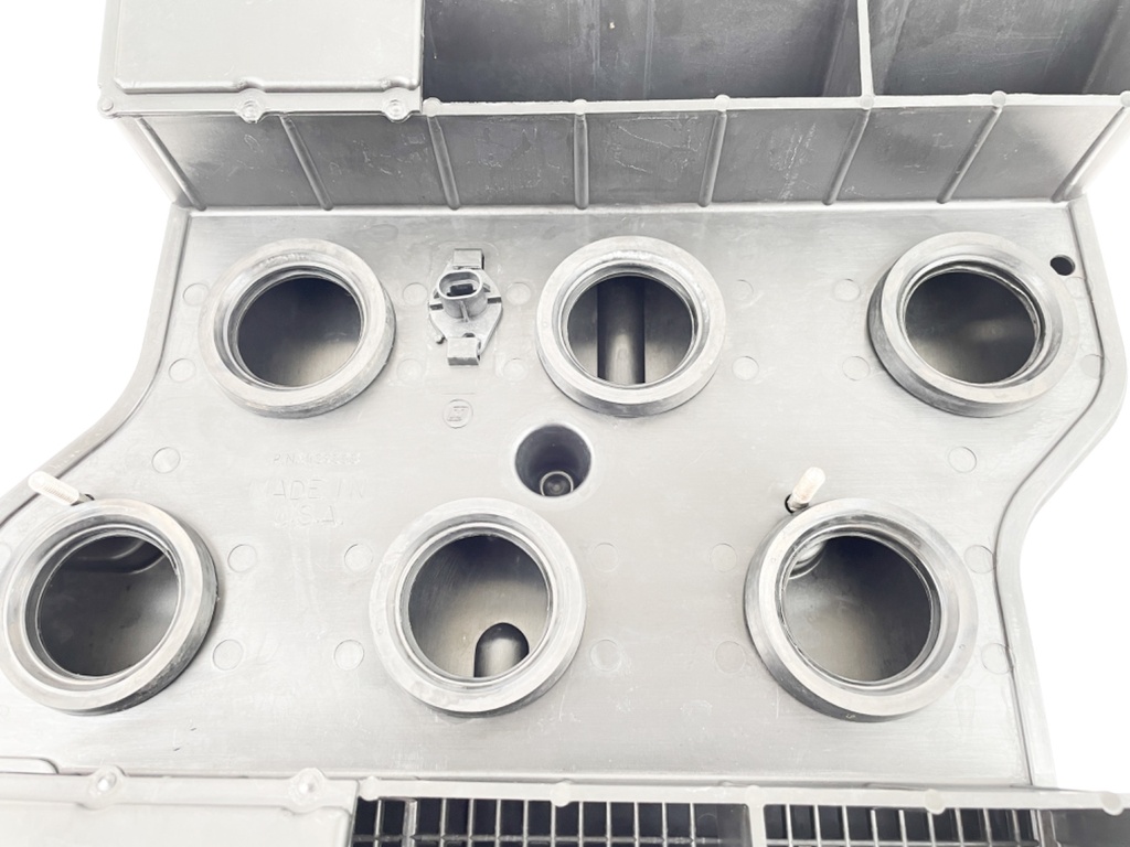 2003 Evinrude 225 HP 2 Stroke Outboard Intake Air Silencer Assembly 0439767 OEM