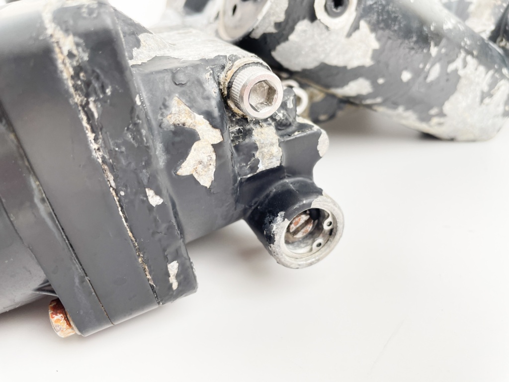 2003 Evinrude 225 HP 2 Stroke Outboard Power Trim Tilt Unit 5005115 OEM