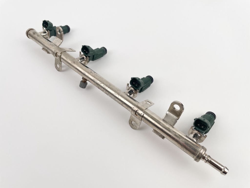 2012 Yamaha 150 HP 4 Stroke Outboard Fuel Injector Set W/ Rail 63P-13761-01-00 OEM