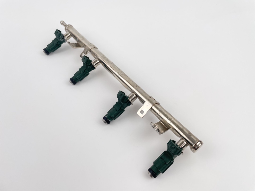 2012 Yamaha 150 HP 4 Stroke Outboard Fuel Injector Set W/ Rail 63P-13761-01-00 OEM